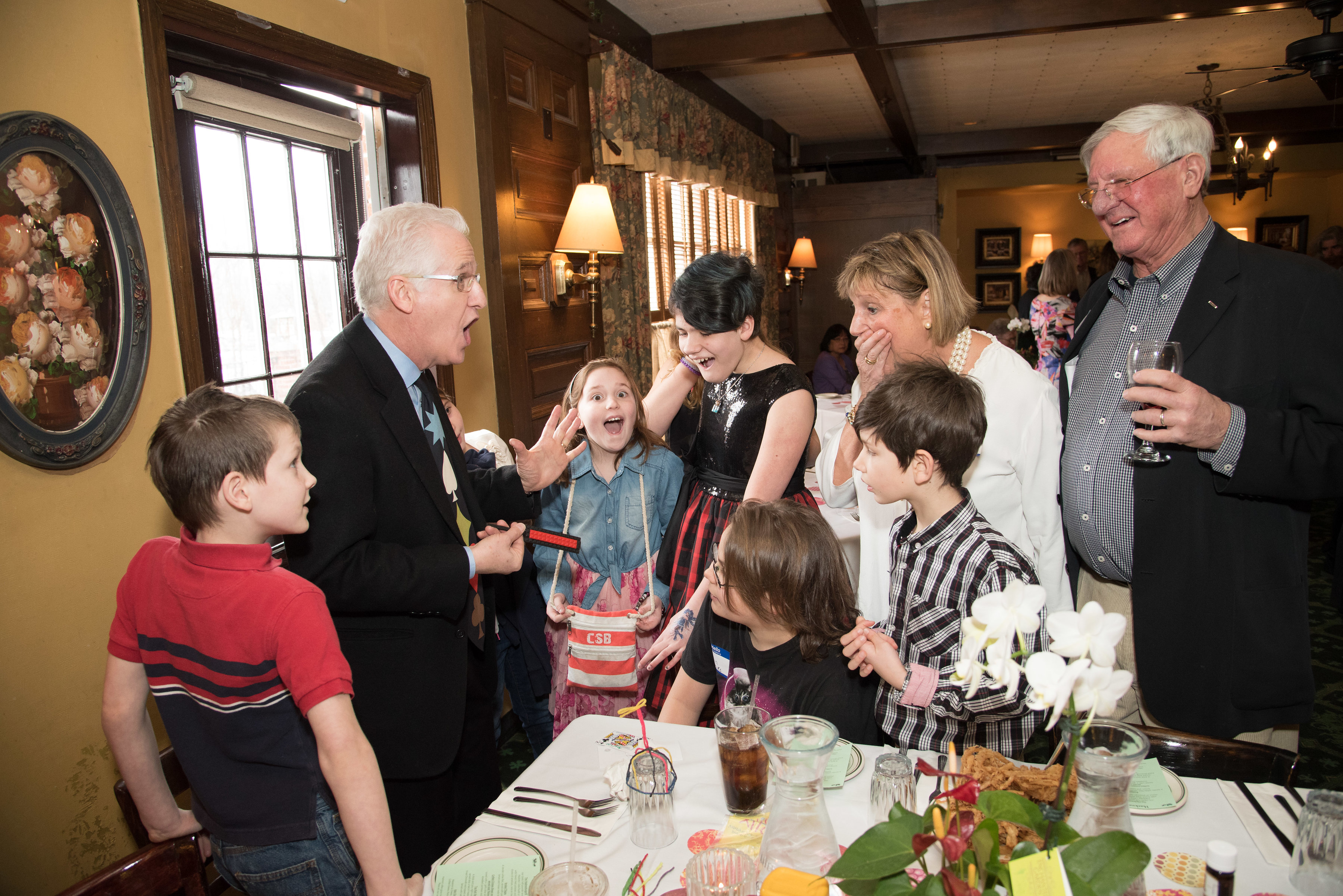 chicago magician entertains family